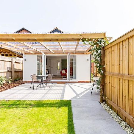 Charming Chester Studio With Private Garden & Free Parking Luaran gambar
